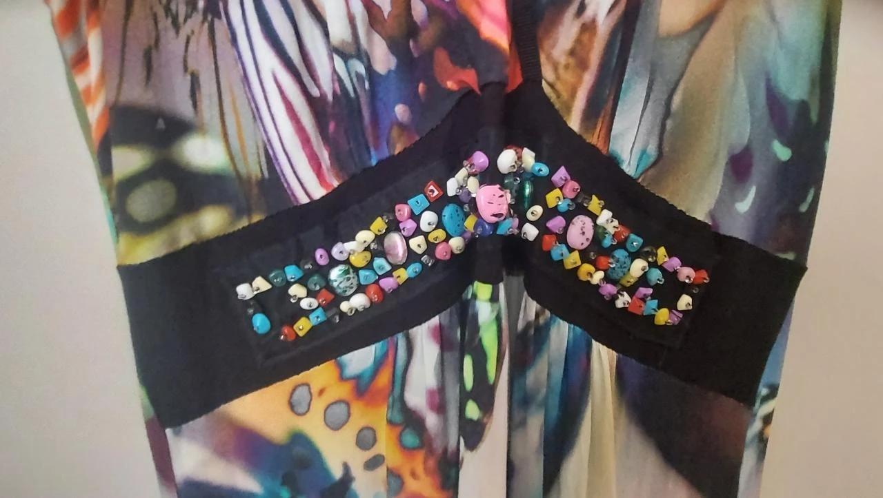 Vestido con estampado de mariposas y cuentas, Alba Moda - Talla 38 – photo 3